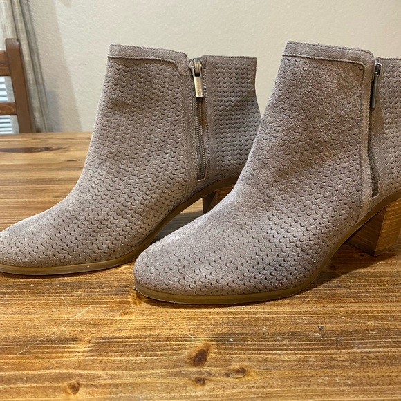 Lucky Brand bootie - Picture 2 of 2